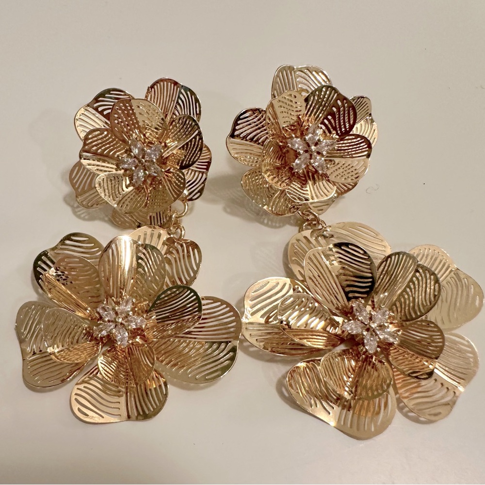 HOUSE OF HARLOW 1960 GOLD CRYSTAL FLOWER DROP EARRINGS